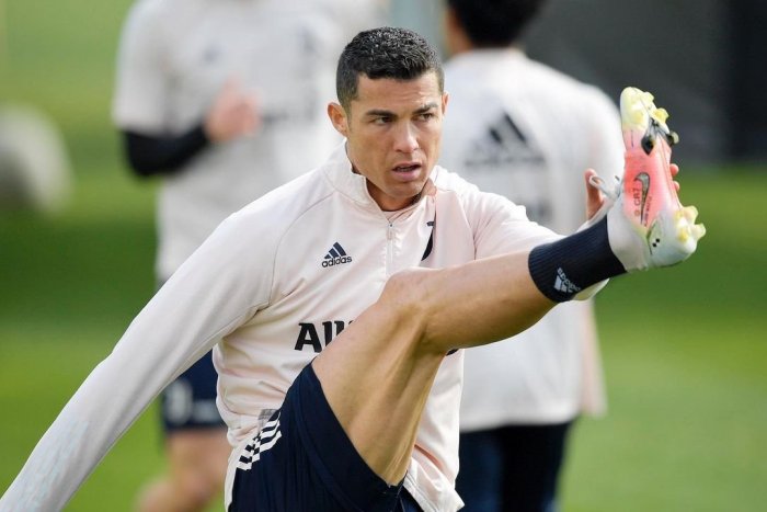 Ilustračný obrázok k článku VIDEO, ktoré musíte vidieť: Ako Cristiano Ronaldo vyjadril ODPOR nad sladkými nápojmi?