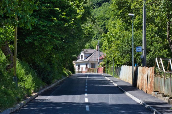 Ilustračný obrázok k článku Veľké zmeny v doprave Za kalváriou: Rýchlosť znížia na 30 km/h a osadia dopravné VANKÚŠE