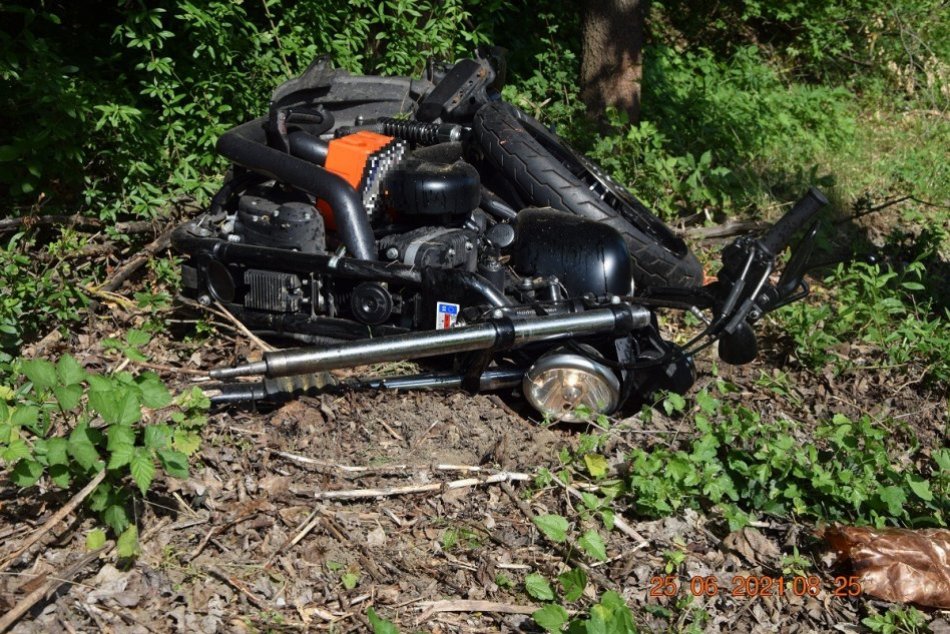 Ilustračný obrázok k článku Pri Bystrici došlo k nehode motorky s autom: Hasiči hlásia zranenú osobu