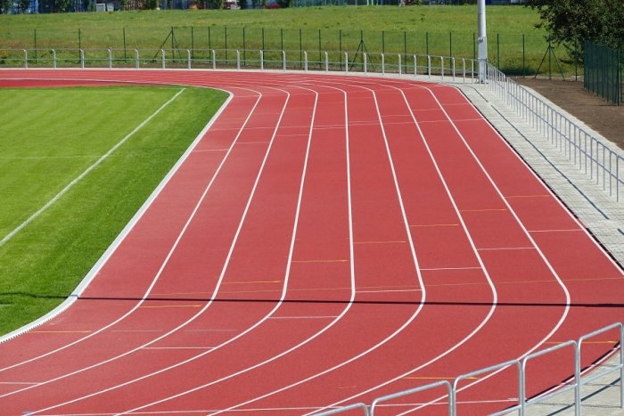 Ilustračný obrázok k článku V Banskej Štiavnici má vyrásť moderný atletický štadión: Práce začnú už v lete