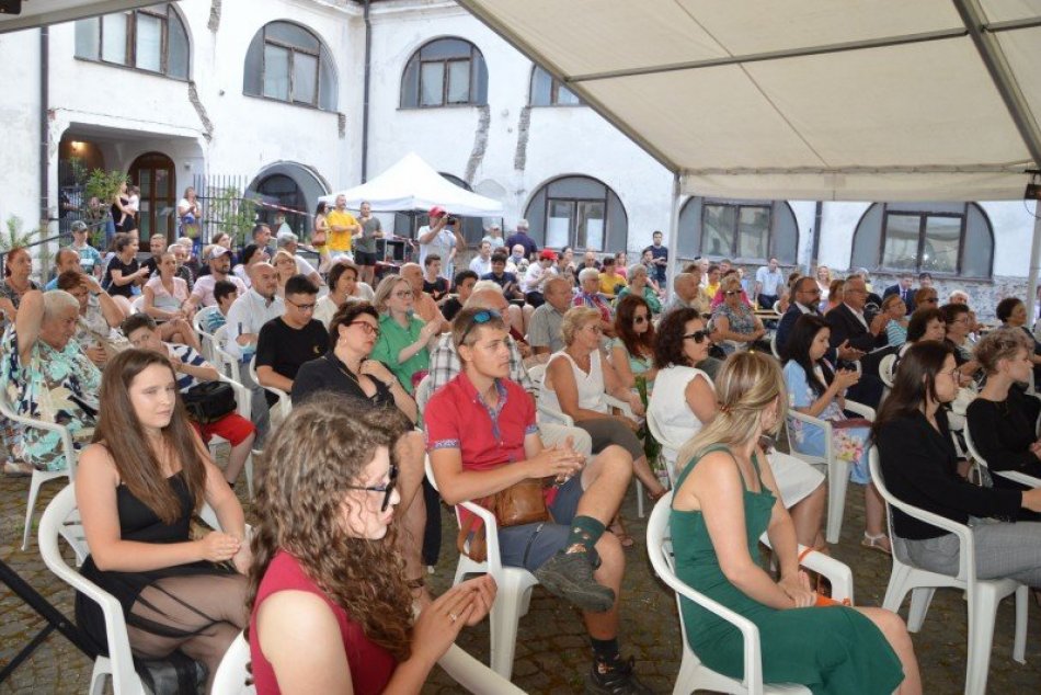 Ilustračný obrázok k článku Kto si odnesie cenu Tvorivý čin roka? Návrhy môžu posielať aj Šaľania!