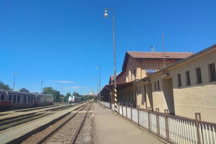 Ilustračný obrázok k článku DRÁMA na nitrianskej železničnej stanici: Opitý muž pobehoval v KOĽAJISKU!