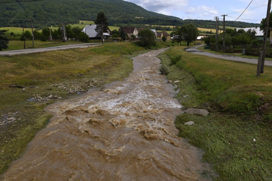 Ilustračný obrázok k článku Hladiny viacerých tokov v Prešovskom kraji stúpli: K záplavám došlo aj v Malom Šariši