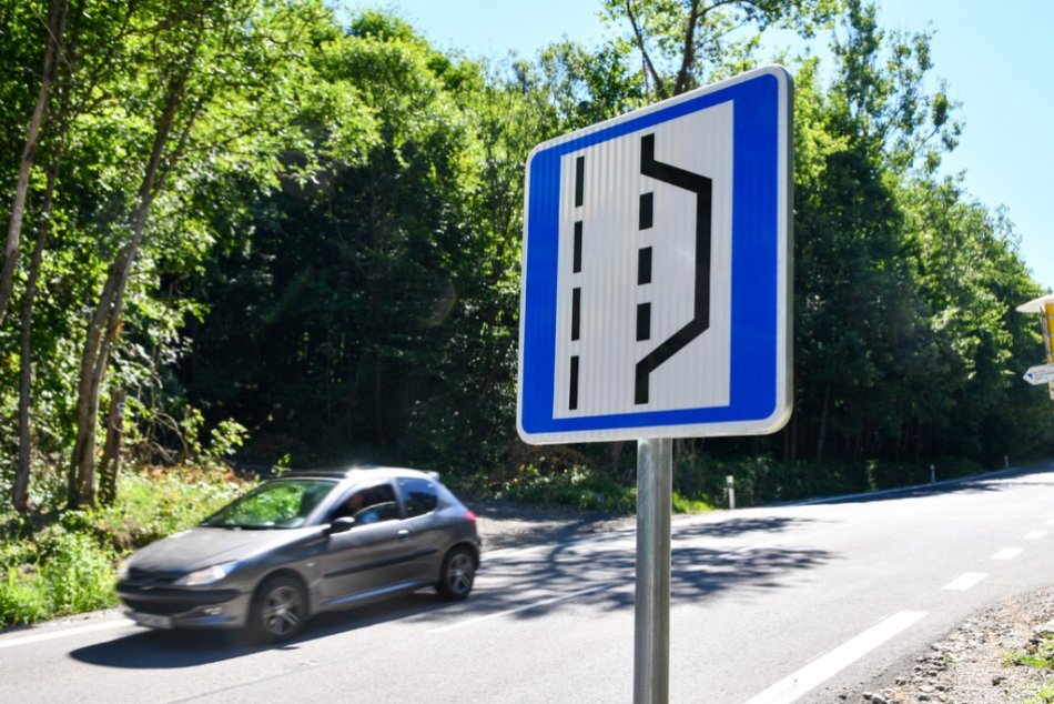 Ilustračný obrázok k článku Cesta na Machnáč je bezpečnejšia: Ktorý úsek budú rekonštruovať najbližšie? FOTO