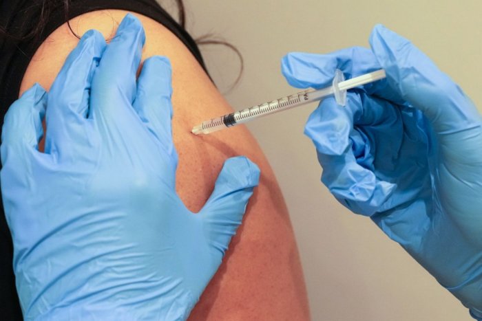 Ilustračný obrázok k článku Myslíte si, že vám proti delte stačí jedna dávka vakcíny? Omyl, varujú odborníci!