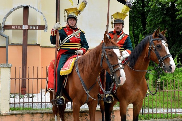 Ilustračný obrázok k článku Výnimočná pocta pre slávneho rodáka: Z Mojtína až do Rumunska na koňoch