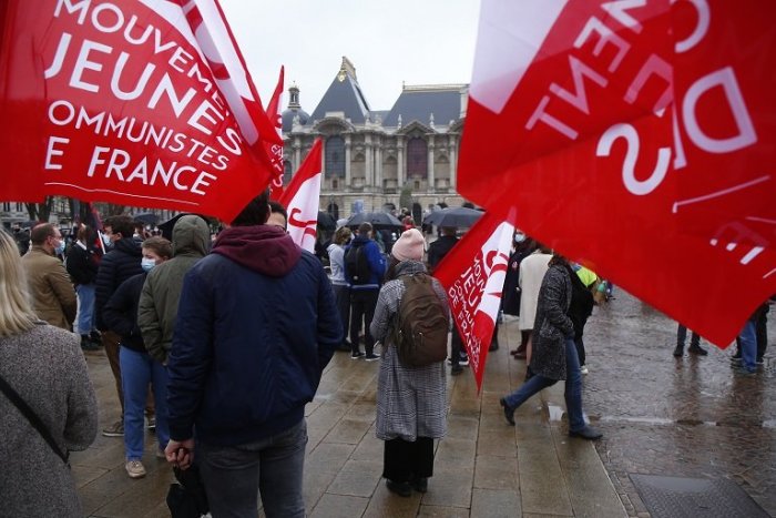 Ilustračný obrázok k článku Francúzsko: Desiatky tisíc ľudí protestovali proti povinnému očkovaniu a iným opatreniam