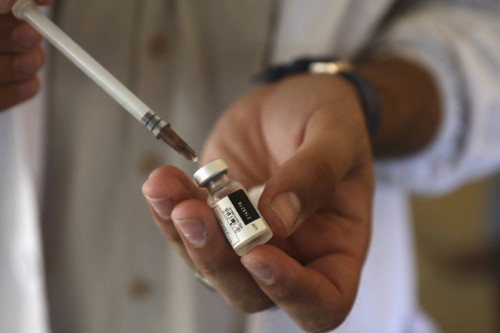 Ilustračný obrázok k článku Lekári v Trenčianskom kraji majú NAJMENŠÍ záujem očkovať ľudí proti COVID-19