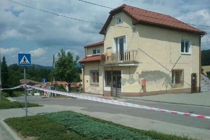 Ilustračný obrázok k článku Poplach na pošte v Hornej Vsi: V špeciálnych oblekoch merali možnú radiáciu