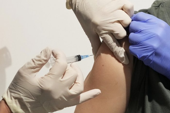 Ilustračný obrázok k článku Očkovanie bez registrácie: V obchodných centrách vám pichnú vakcínu na počkanie