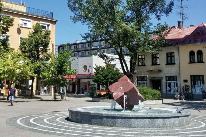 Ilustračný obrázok k článku Na Hlavnom námestí hĺbili sondy: Starú fontánu by mala nahradiť nová