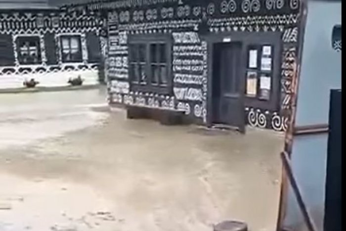 Ilustračný obrázok k článku Silné BÚRKY ukazujú, čoho sú schopné: Obec Čičmany ZALIALA voda, VIDEO a FOTO