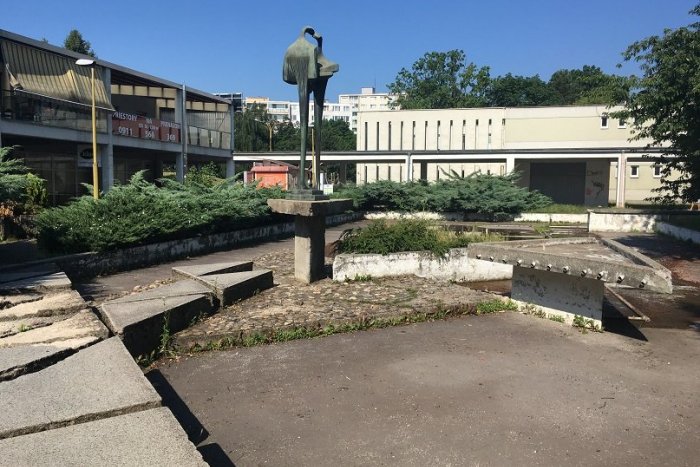 Ilustračný obrázok k článku Fontána roky nefunguje a chátra. Mestská časť ju chce konečne opraviť