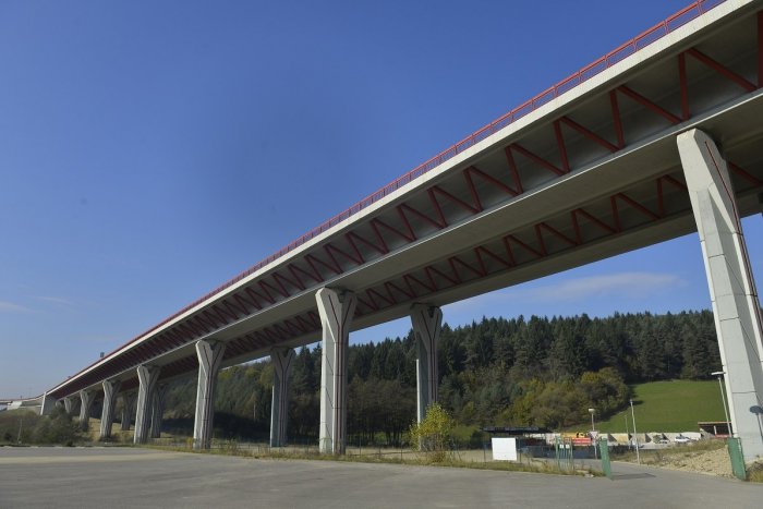 Ilustračný obrázok k článku Diaľnica pri Sverepci bude obmedzená: Opravy prebehnú na moste