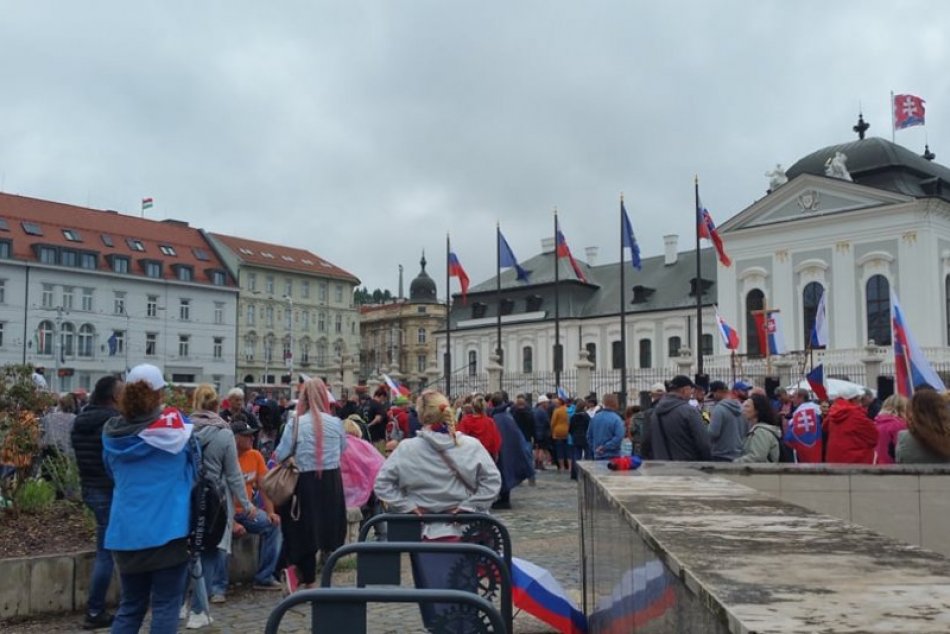 Ilustračný obrázok k článku Grassalkovichova záhrada bude v stredu pre očakávané protesty UZAVRETÁ