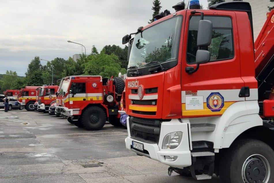 Ilustračný obrázok k článku V Bystrici zasahuje 80 hasičov a desiatky kusov techniky: Ide o veľké taktické cvičenie