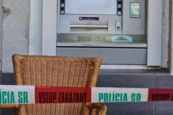 Ilustračný obrázok k článku Neukradli z bankomatu ani euro, ale idú po nich: Páchateľom hrozí 15 rokov basy