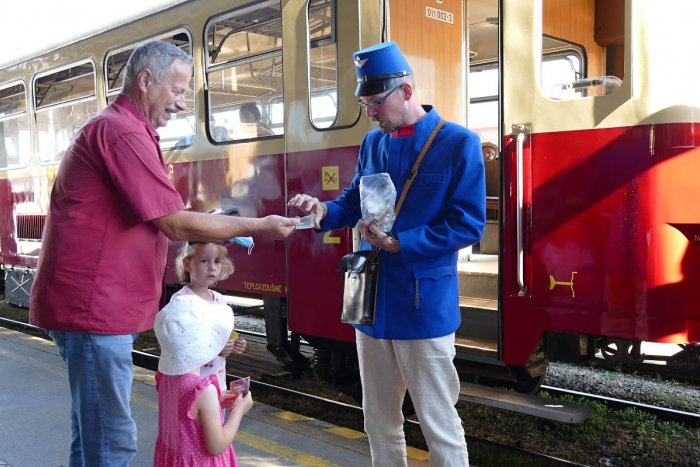 Ilustračný obrázok k článku Rajecká Anča vyráža na trať: Cestovný poriadok historického vlaku