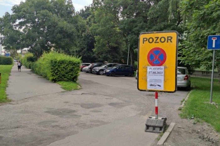 Ilustračný obrázok k článku Pokračuje vyznačovanie parkovacích miest: Na TÝCHTO uliciach si dajte pozor