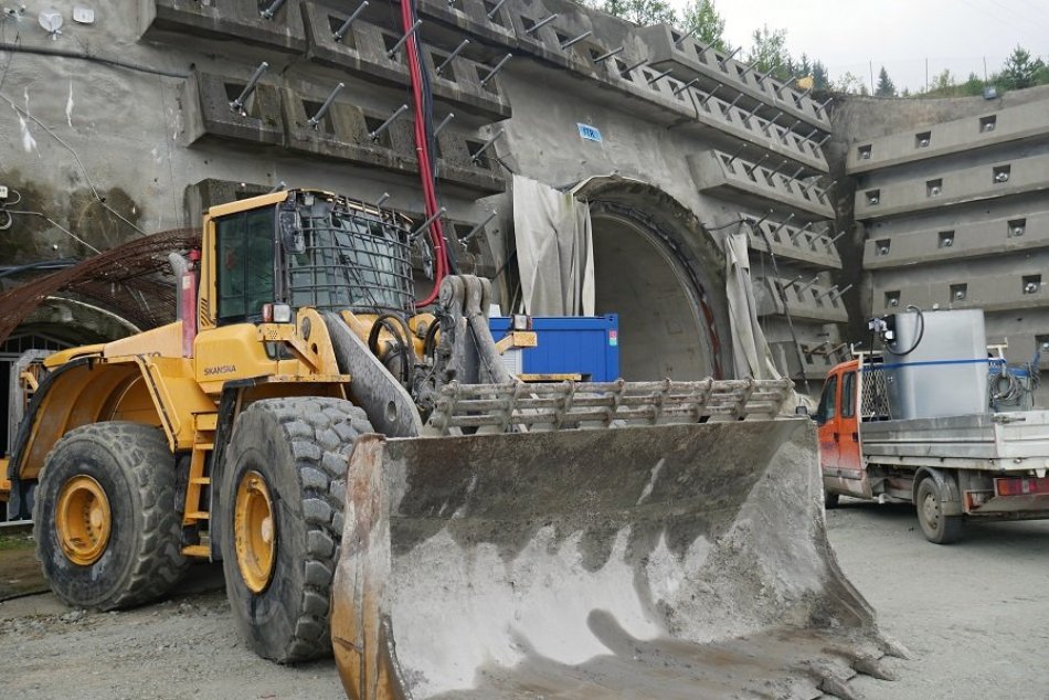 Ilustračný obrázok k článku Stavba tunela Višňové narazila na PROBLÉM: Diagnostika odhalila množstvo chýb