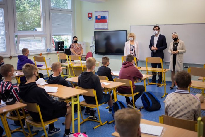 Ilustračný obrázok k článku Žiaci sa vrátili do lavíc: Školy v Nitre bude navštevovať vyše 6 700 detí