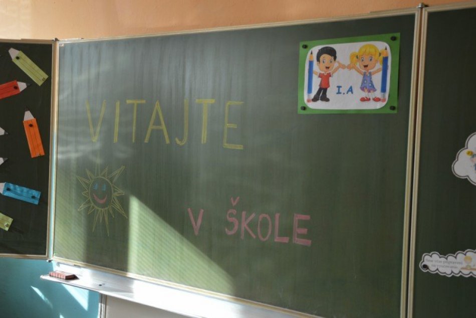 Ilustračný obrázok k článku Žiaci sa vrátili do lavíc: Školy v Šali navštevuje vyše 220 prváčikov, FOTO