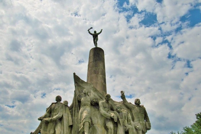Ilustračný obrázok k článku Zaslúži si to: Pamätník Východoslovenského roľníckeho povstania už potrebuje obnovu