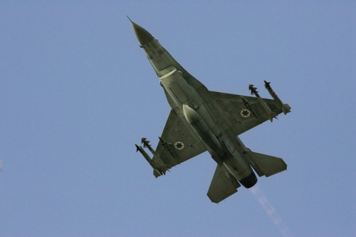 Ilustračný obrázok k článku Slovenské NEBO budú chrániť Česi a Poliaci! KEDY k nám dorazia stíhačky F-16?