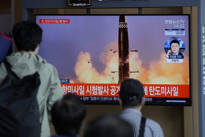 Ilustračný obrázok k článku Severná Kórea odpálila dve balistické strely. Je to nehorázne, reaguje japonský premiér
