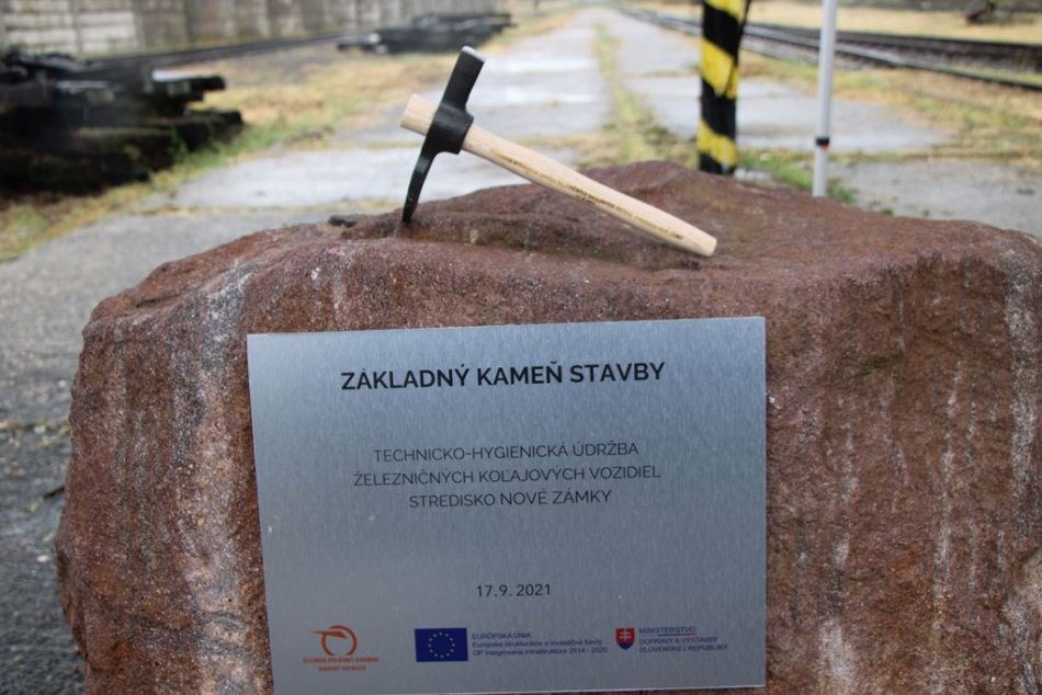 Ilustračný obrázok k článku Obyvateľov nahnevali vyrúbané stromy: Na Detvianskej vznikne protihluková stena