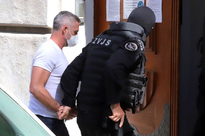 Ilustračný obrázok k článku Tibor Gašpar sa na slobodu nepozrie: Policajný exprezident zostáva vo väzbe