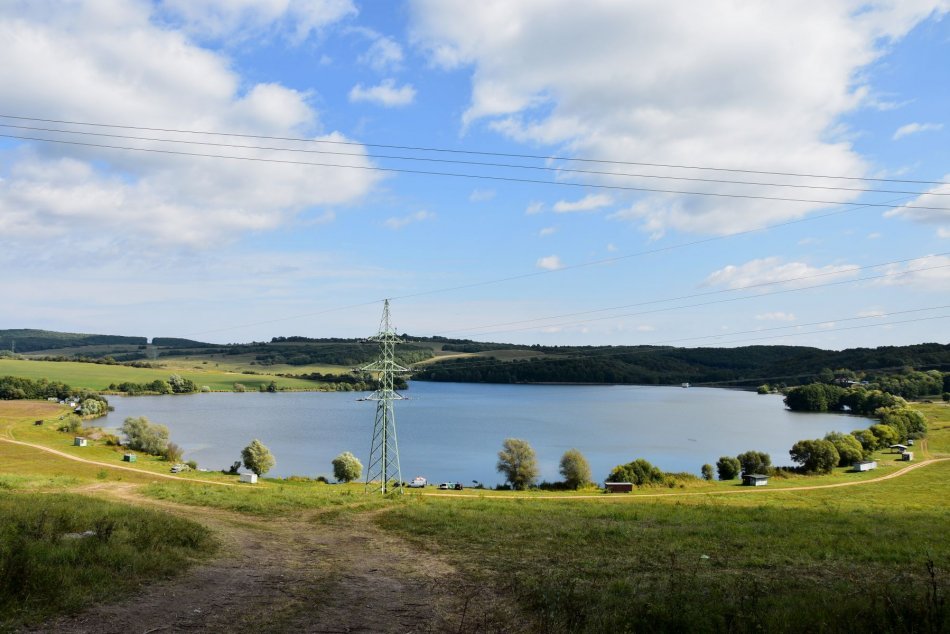 Ilustračný obrázok k článku Navštívili ste už vodnú nádrž Ľuboreč? Obec tam chce rozvíjať turizmus, FOTO