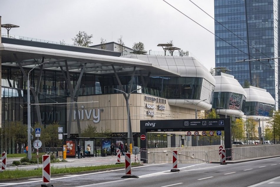 Ilustračný obrázok k článku Namiesto autobusovej stanice klasické zastávky: Hrozí, že Arriva už nebude jazdiť do komplexu Nivy