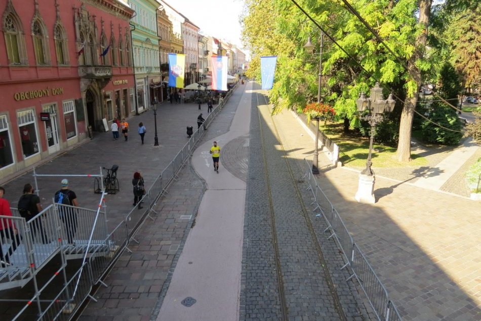 Ilustračný obrázok k článku Polícia upozorňuje: Ultramaratónci pobežia z Miškolca do Košíc za plnej premávky!