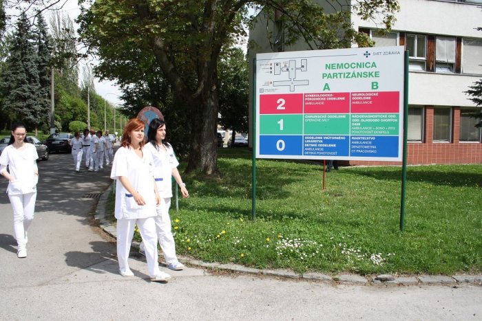 Ilustračný obrázok k článku Čaká partizánsku nemocnicu ŠKRT oddelení? Spustili petíciu za záchranu