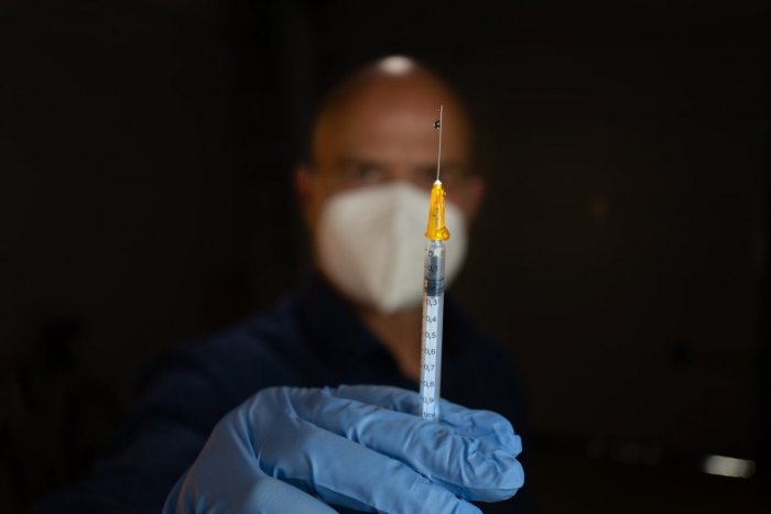 Ilustračný obrázok k článku Tento VÝSKUM otrasie pandemickými ISTOTAMI: Vysoká zaočkovanosť nezaručí menej covidu!