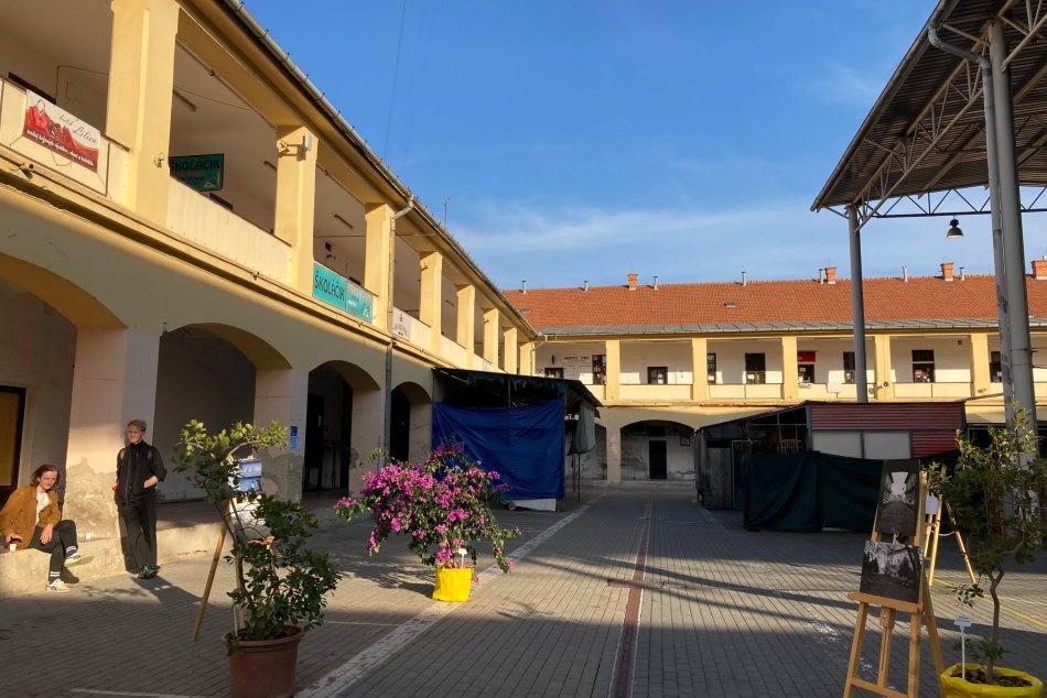 Ilustračný obrázok k článku Na historickú budovu sa nezabudlo: Nitra pokračuje v obnove mestskej tržnice