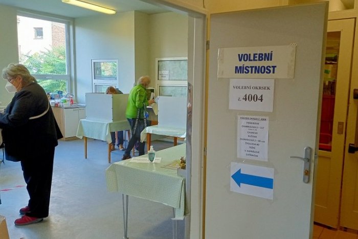 Ilustračný obrázok k článku Čechov to ťahá k urnám: Viaceré volebné obvody hlásia vysokú účasť