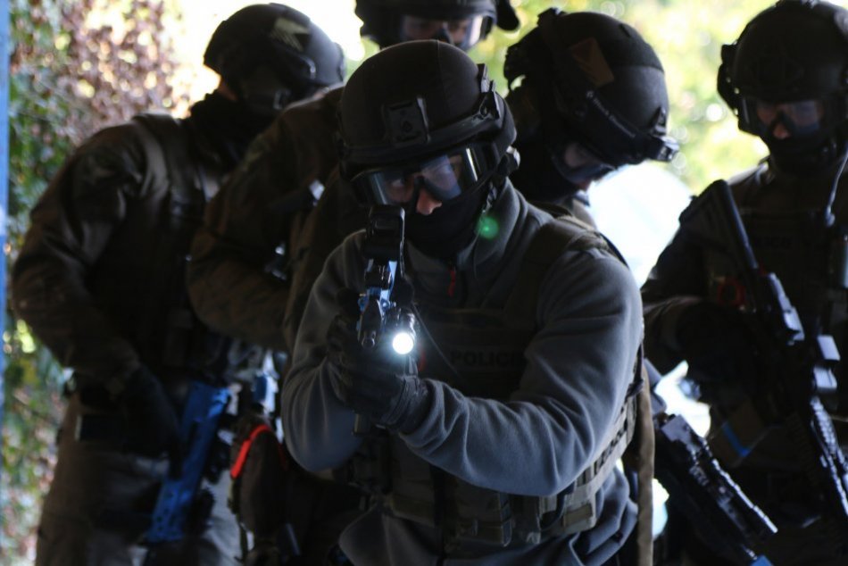 Ilustračný obrázok k článku V Bystrici cvičili české špeciálne jednotky: Zábery priamo z akcie, FOTO