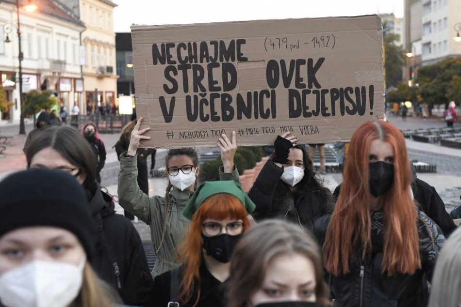 Ilustračný obrázok k článku V Košiciach sa protestovalo: 150 ľudí žiadalo bezpečnú a legálnu interrupciu, FOTO