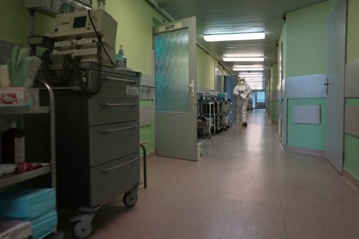 Ilustračný obrázok k článku Lôžka sa míňajú: Žilinská nemocnica otvára ďalšiu COVID zónu