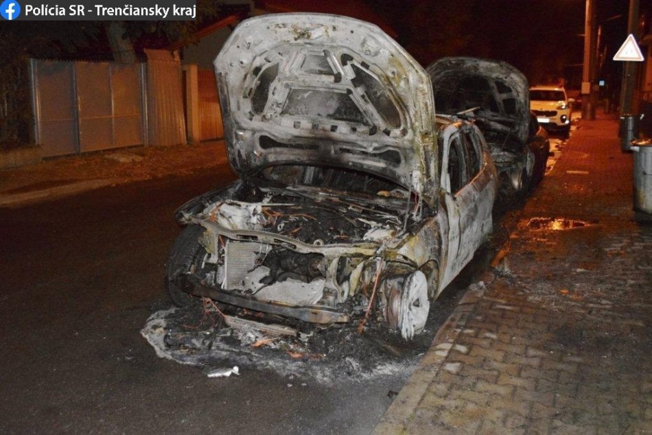 Ilustračný obrázok k článku Polícia žiada o pomoc v prípade podpaľačstva: V Púchove zhoreli BMW a Audi, FOTO