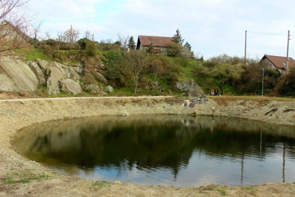Ilustračný obrázok k článku Pri Zoborskom jazierku vznikne fit park: Mesto už vyčlenilo peniaze
