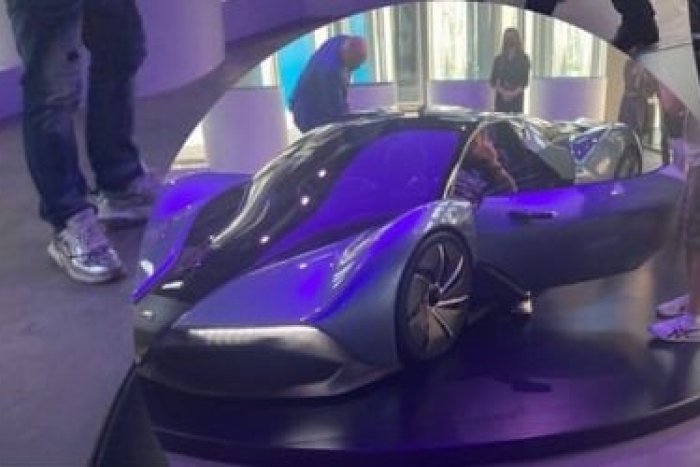 Ilustračný obrázok k článku Slovenské vodíkové auto má na EXPO úspech: O kúpu sa zaujímali aj boháči Geissenovci, FOTO