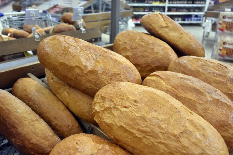Ilustračný obrázok k článku Hladný zlodej? Z potravín niekto UKRADOL 13 chlebov a čerstvo napečené pečivo