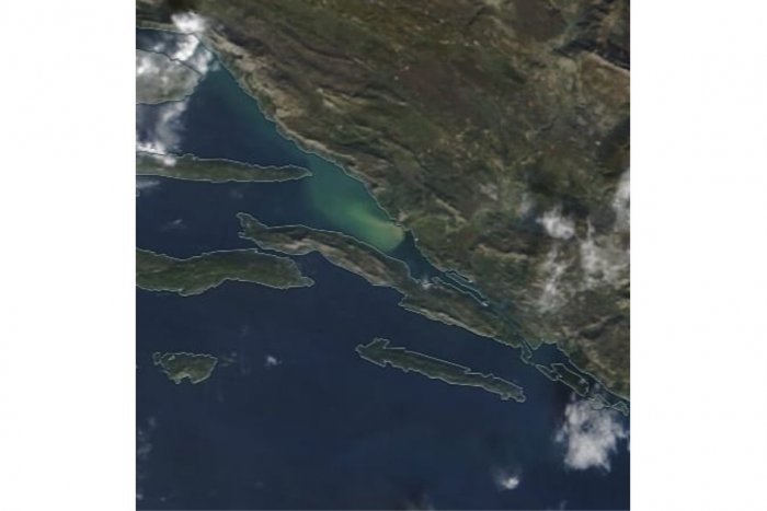 Znečistenie mora zachytili aj satelitné snímky