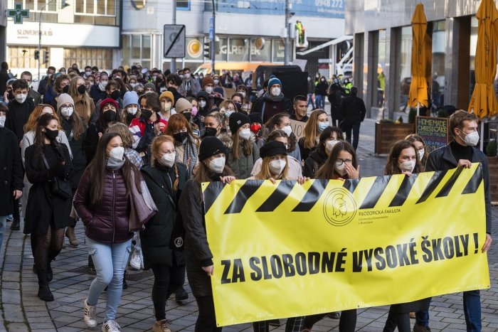 Ilustračný obrázok k článku Slovenskí študenti sú po 32 rokoch v uliciach: PROTEST proti novele zákona