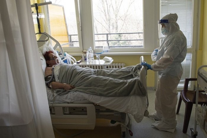 Ilustračný obrázok k článku Dobrovoľníci bez nároku na mzdu: Jerguš pracuje v nemocnici s covid pozitívnymi pacientmi