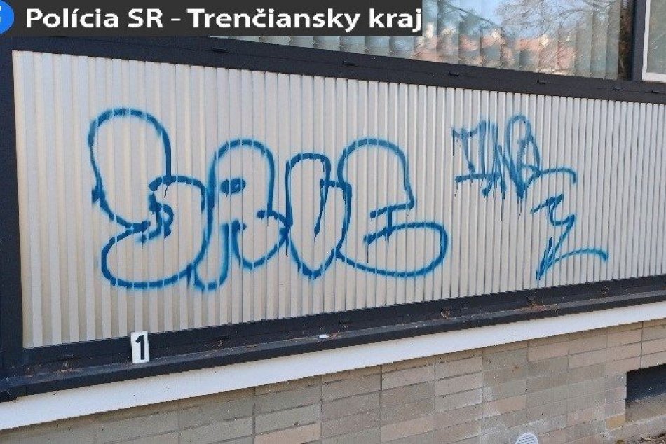 Ilustračný obrázok k článku Múzeum Slovenských národných rád poškodil vandal grafitmi, FOTO