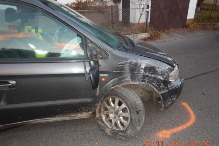 Ilustračný obrázok k článku Na Horehroní úradoval alkohol za volantom: Vodič narazil do stĺpa na rovnej ceste